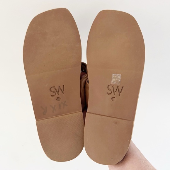 Stuart Weitzman Cassie Sandal Flip Flop Thong Flat Puff Leather Designer Tan 9 - Picture 8 of 10